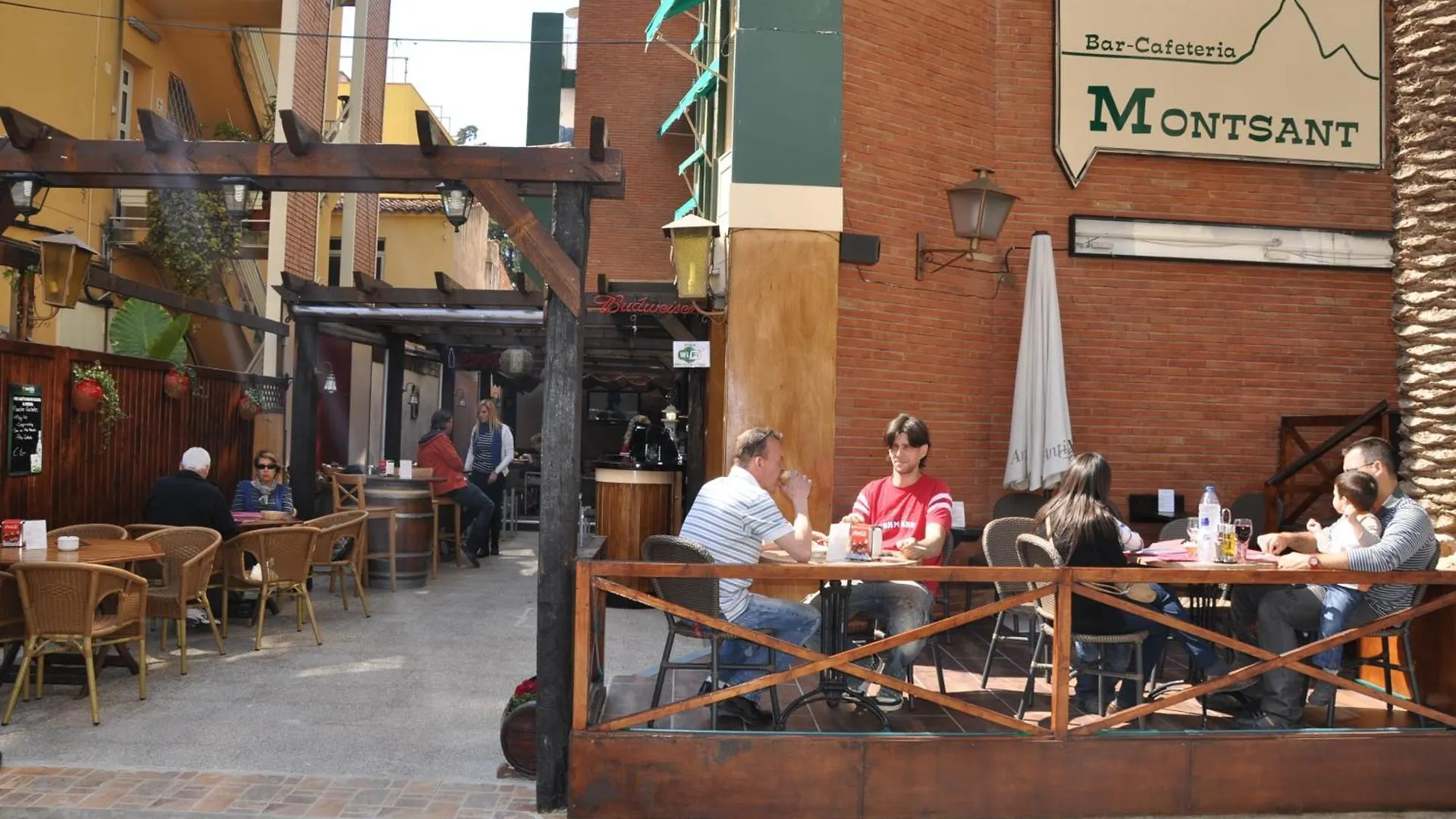 Hostal Montsant location